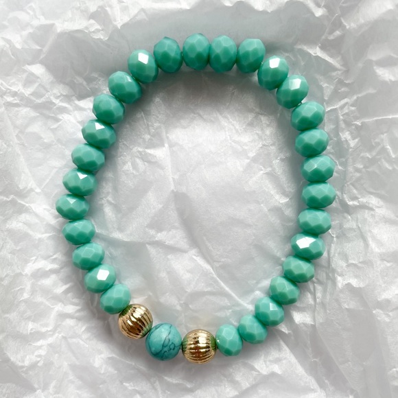 2 New AVON Bracelets: Precious Charms Birthstone Emerald Gold Turquoise Stretch - Picture 3 of 8